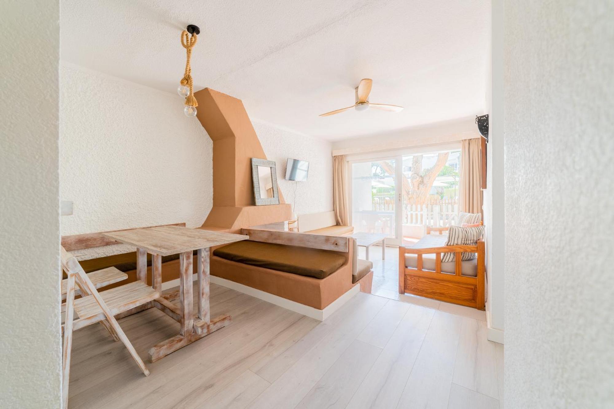 Atlas Apartments Ibiza Санта-Эулалия-дель-Рио Экстерьер фото
